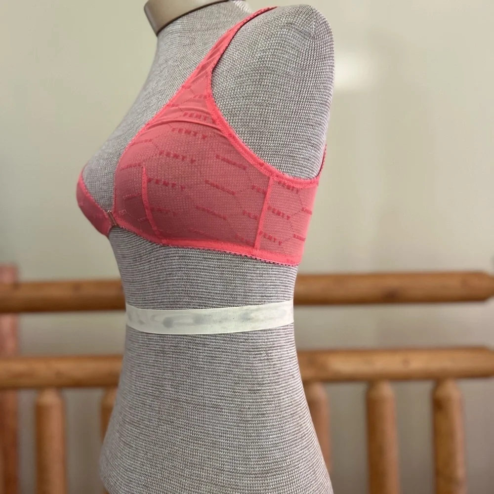 Savage X Fenty Logo Mesh Bralette – Size Medium 🔥💖